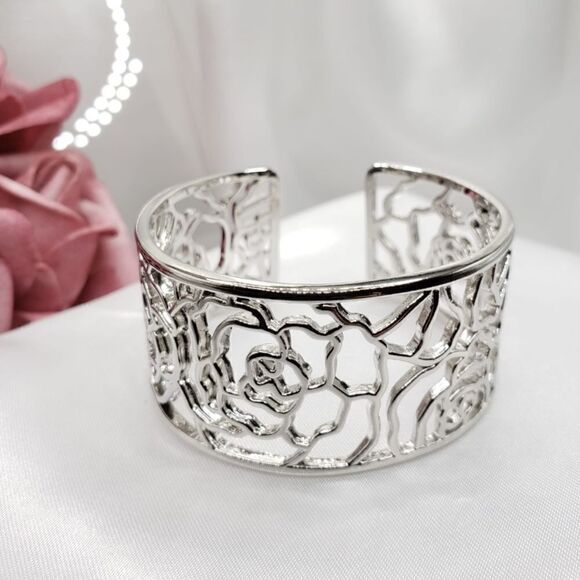 Brand New Top Fashion Sterling Silver Rose Pattern Bracelet - Picture 2 of 5